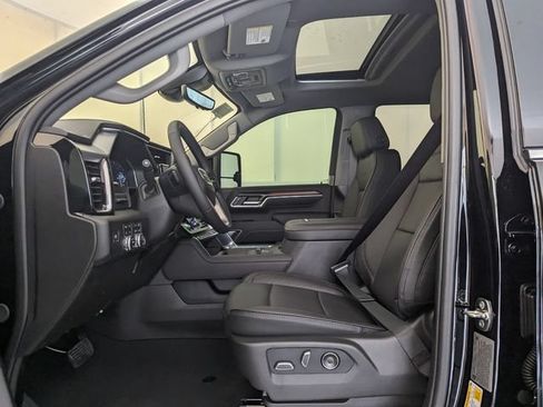 New 2026 GMC Sierra 3500 Denali w/ Denali Reserve Package AWD/4WD image 6