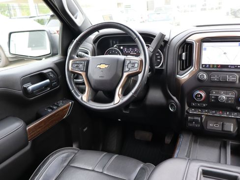 Used 2021 Chevrolet Silverado 1500 High Country w/ Technology Package image 15
