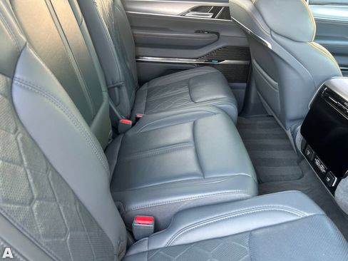Certified 2022 Jeep Grand Wagoneer Series III w/ Flexible Seating Group AWD/4WD image 14