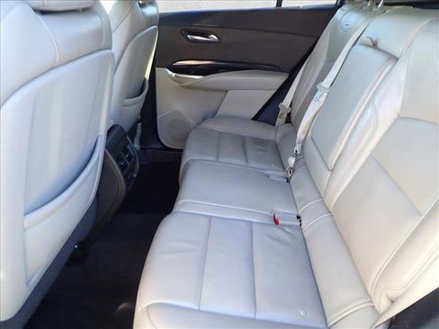 Used 2019 Cadillac XT4 Premium Luxury image 9