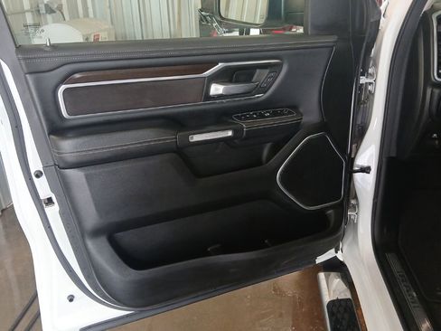Used 2022 RAM 1500 Laramie AWD/4WD image 35