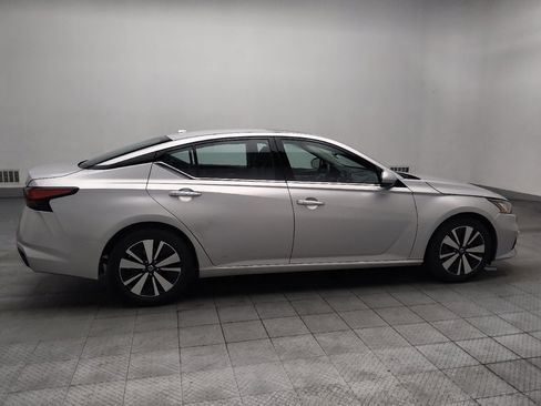 Used 2019 Nissan Altima 2.5 SL FWD image 10