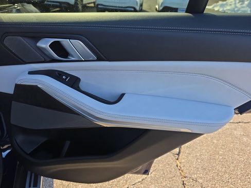 Used 2025 BMW X5 sDrive40i w/ M Sport Package image 14