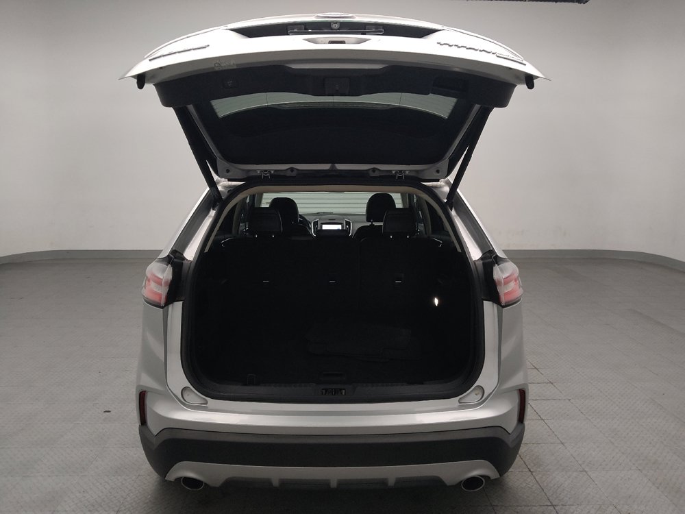 Used 2019 Ford Edge Titanium FWD image 29
