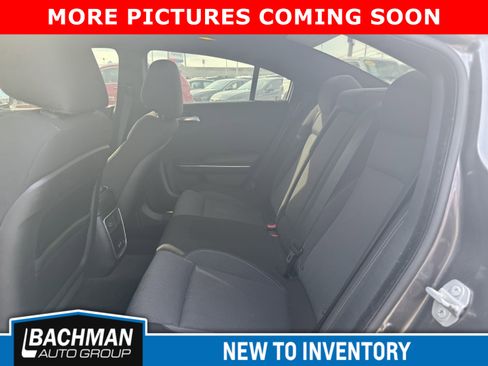 Used 2015 Dodge Charger SE w/ Sport Appearance Group image 6