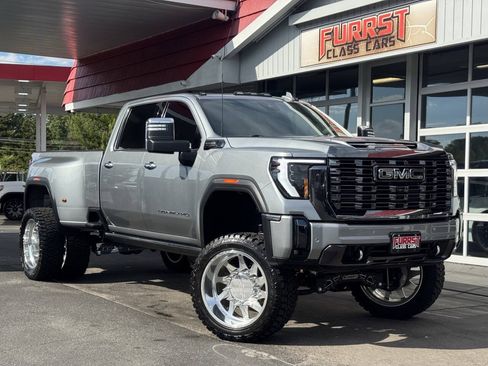 Used 2024 GMC Sierra 3500 Denali Ultimate AWD/4WD image 1