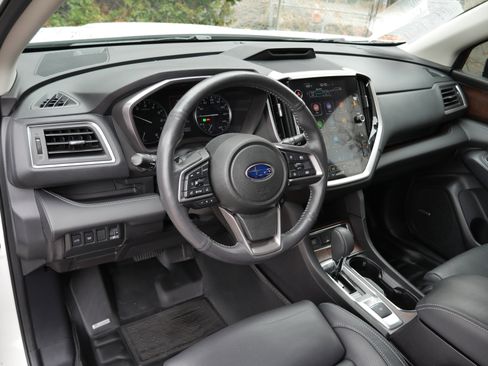 Used 2023 Subaru Ascent Touring image 4