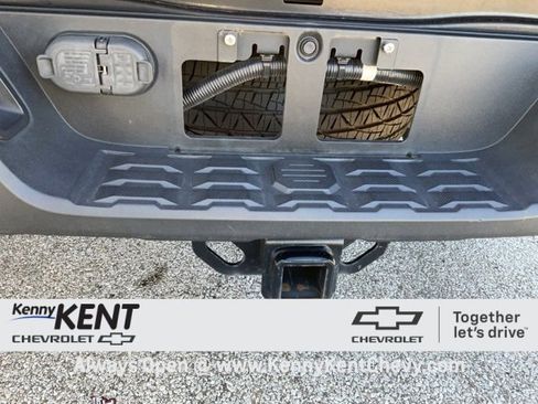 Used 2019 Toyota Tacoma SR w/ SX Package image 8