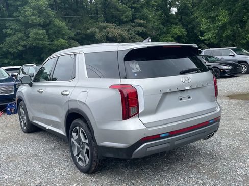 Used 2025 Hyundai Palisade SEL FWD image 2