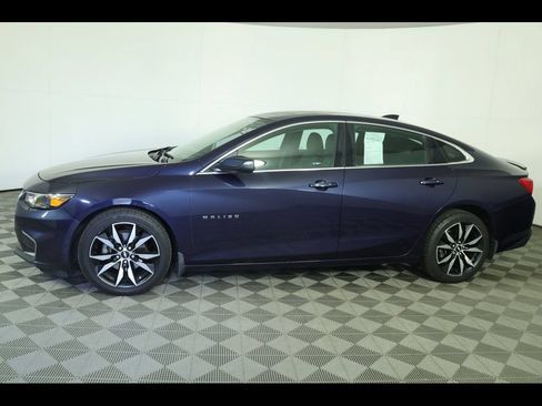 Used 2018 Chevrolet Malibu LT FWD image 14