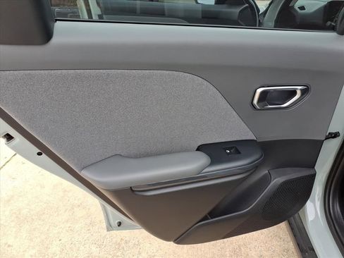 Used 2025 Kia K4 EX image 19