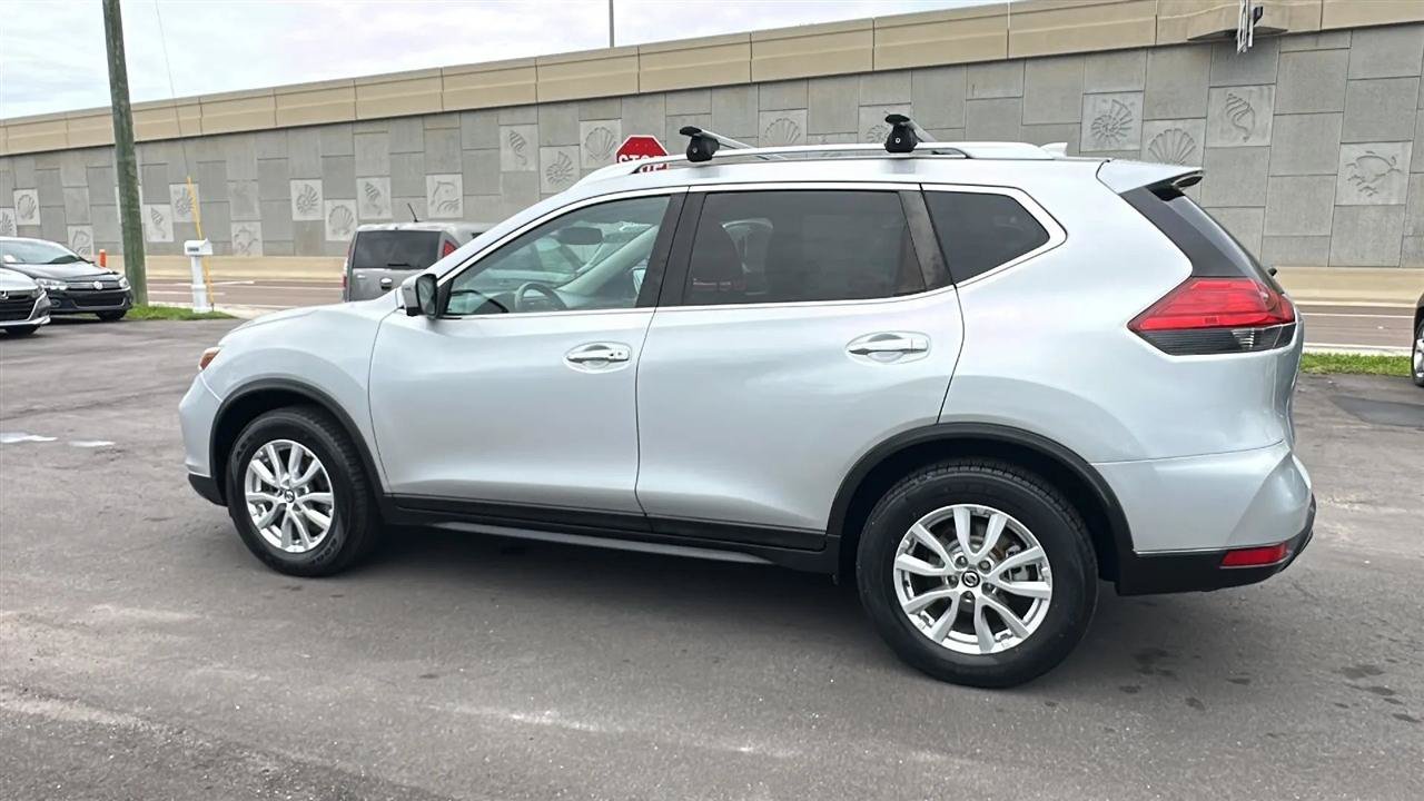 Used 2017 Nissan Rogue SV w/ SV Premium Package AWD/4WD image 13