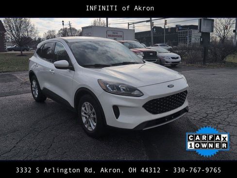 Used 2020 Ford Escape SE image 2