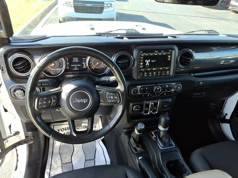 Used 2022 Jeep Gladiator Sport AWD/4WD image 10
