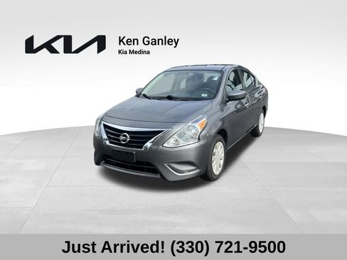 Used 2018 Nissan Versa SV FWD image 1