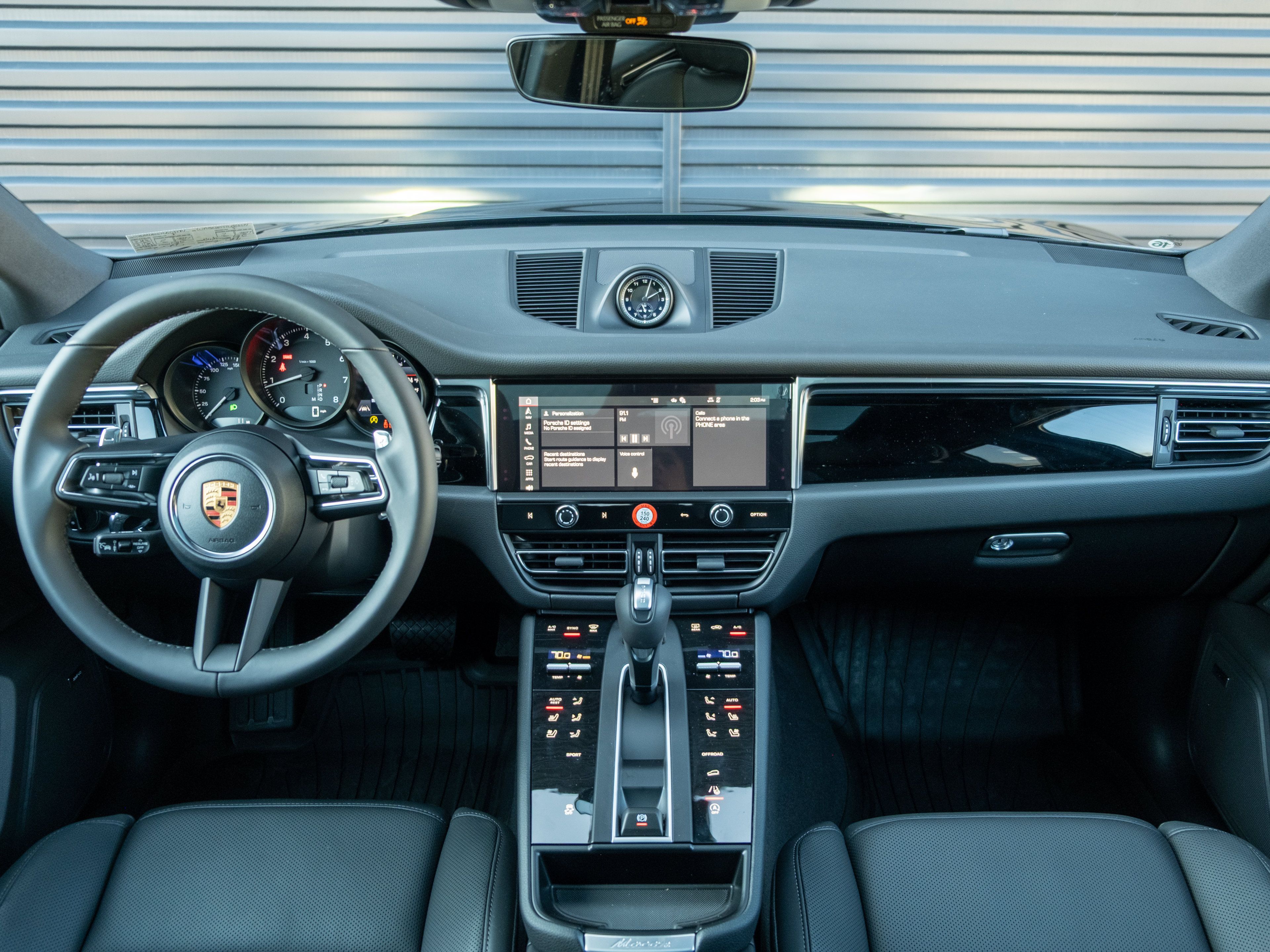 Certified 2026 Porsche Macan AWD/4WD image 6