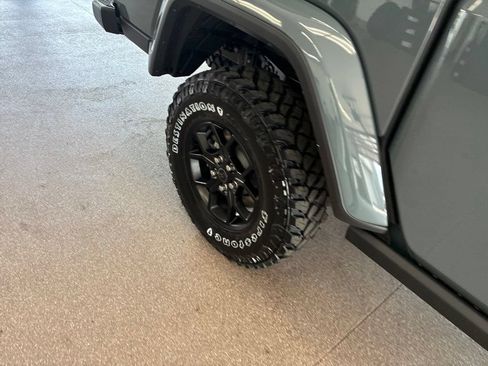 New 2026 Jeep Gladiator Sport AWD/4WD image 31