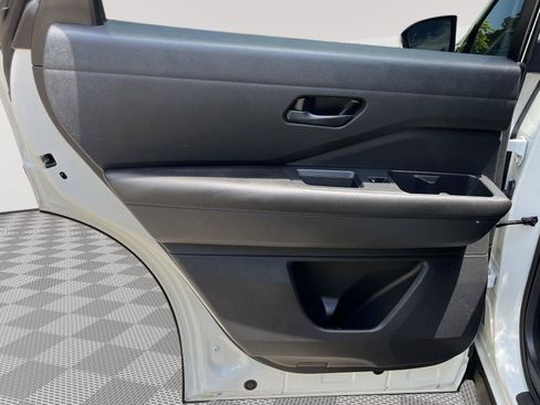 Certified 2025 Nissan Pathfinder S AWD/4WD image 11