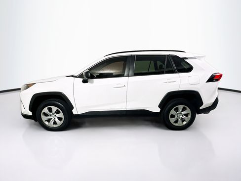 Used 2020 Toyota RAV4 LE FWD image 6