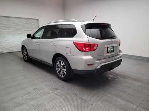Used 2017 Nissan Pathfinder S image 5