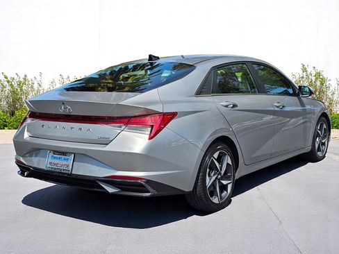 Used 2023 Hyundai Elantra Limited image 6