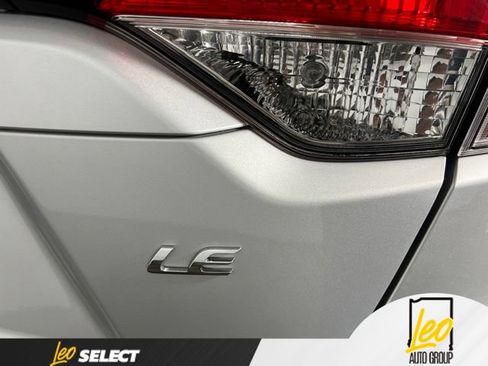 Used 2024 Toyota Corolla LE FWD image 9