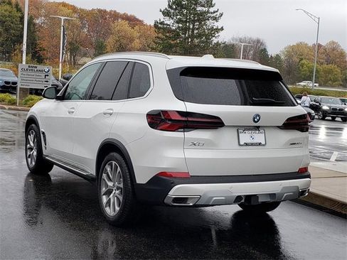 New 2026 BMW X5 xDrive50e image 7