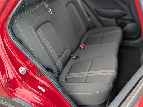 Used 2021 Hyundai Venue SEL w/ Premium Package image 19