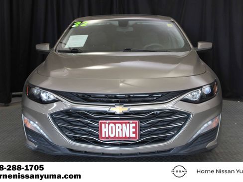 Used 2022 Chevrolet Malibu LT FWD image 2