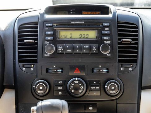 Used 2007 Kia Sedona w/ Convenience Pkg image 20