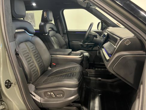 Used 2023 Rivian R1S Launch Edition image 38