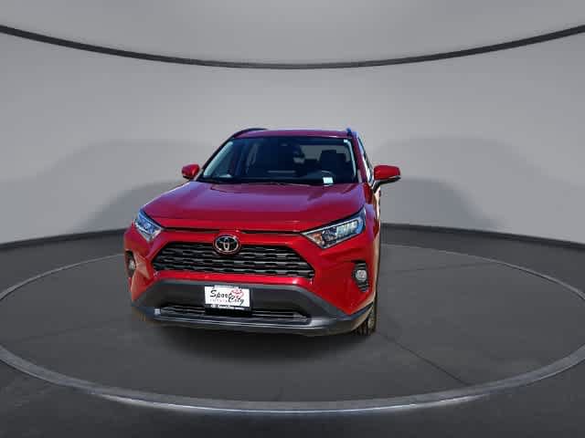 Used 2021 Toyota RAV4 XLE Premium FWD image 3