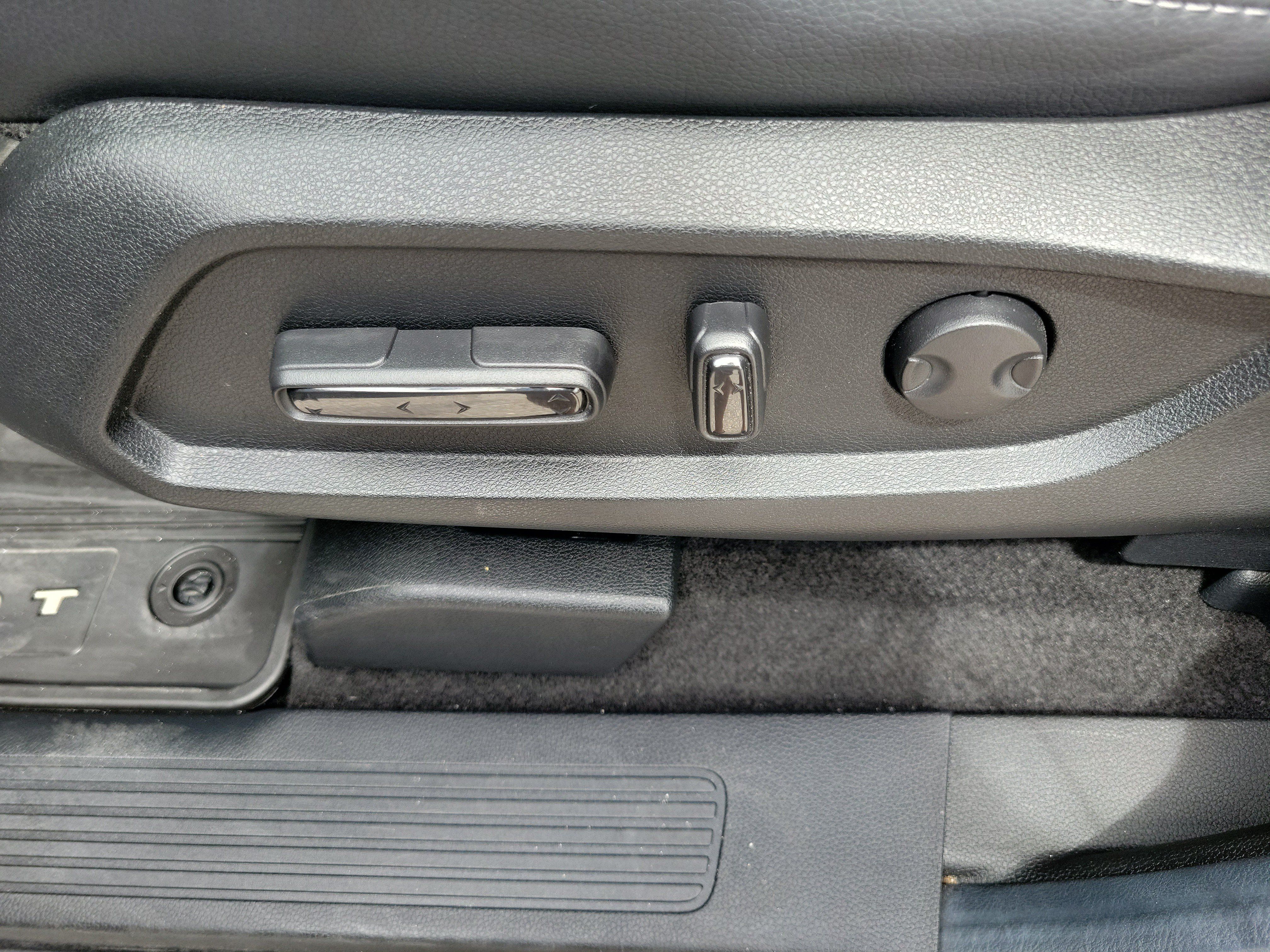 Used 2025 Honda Pilot Touring image 25