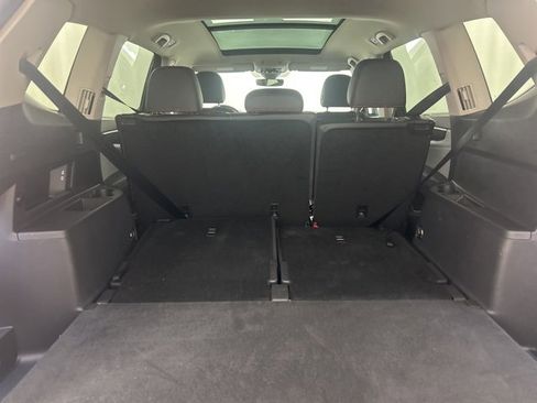 Used 2025 Volkswagen Atlas Peak Edition SE image 32