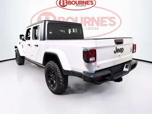 Used 2022 Jeep Gladiator Sport AWD/4WD image 8
