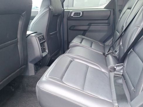 Used 2025 Ford Bronco Outer Banks AWD/4WD image 15