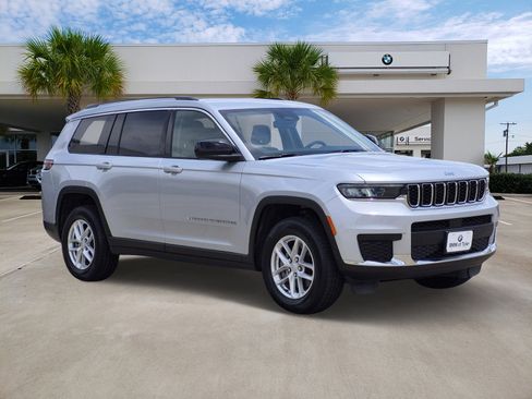 Used 2024 Jeep Grand Cherokee L Laredo w/ Luxury Tech Group I AWD/4WD image 3