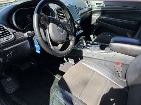 Used 2020 Jeep Grand Cherokee Altitude RWD image 11