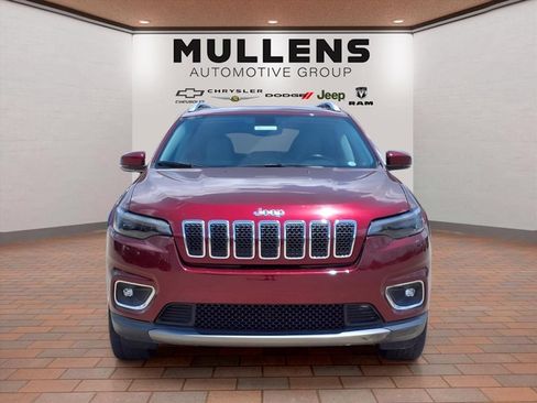 Used 2019 Jeep Cherokee Limited AWD/4WD image 2