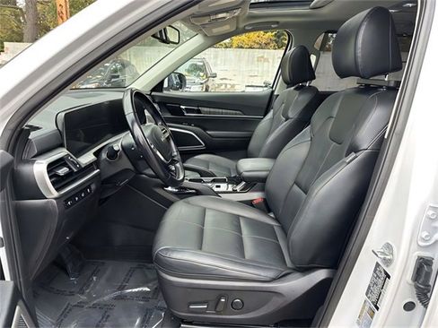 Used 2023 Kia Telluride EX w/ EX Captain's Chair Package image 23