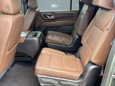 Used 2023 Chevrolet Suburban High Country w/ Premium Package 2 RWD image 14