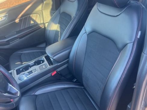 Used 2024 Ford Edge ST-Line image 12