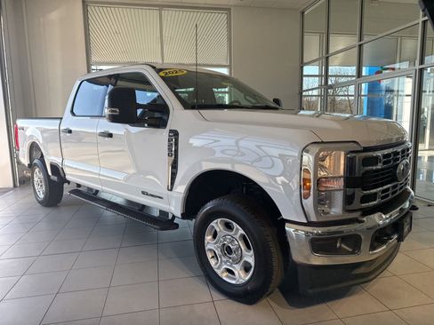 Used 2025 Ford F250 XLT image 3