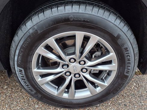 Used 2023 Cadillac XT5 Premium Luxury w/ LPO, Floor Liner Package AWD/4WD image 8