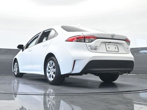 Used 2025 Toyota Corolla LE image 53