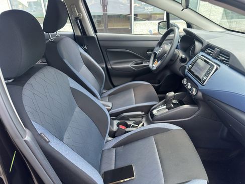 Used 2025 Nissan Versa SV image 11