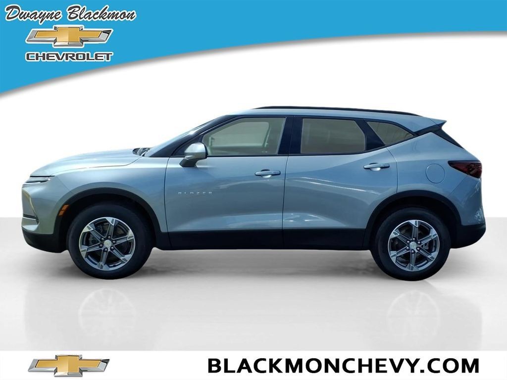 Used 2024 Chevrolet Blazer LT w/ Convenience Package FWD image 5