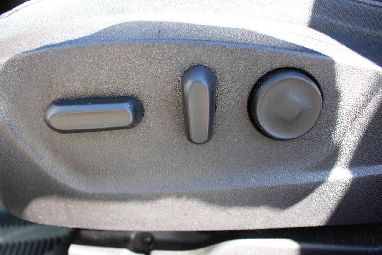 Used 2013 Buick Regal Premium FWD image 15