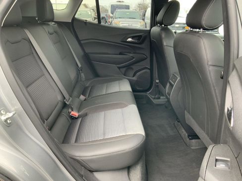 Used 2025 Chevrolet Trax LT w/ LT Convenience Package image 50