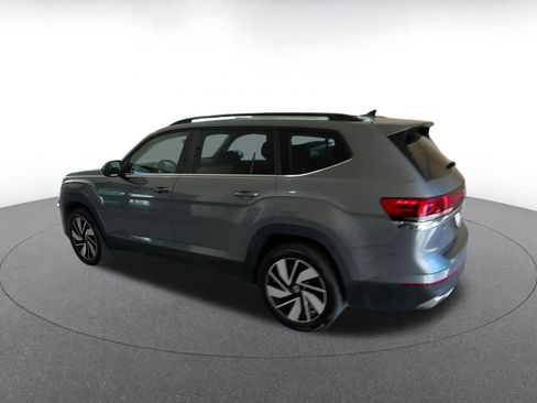 Used 2025 Volkswagen Atlas SE image 10